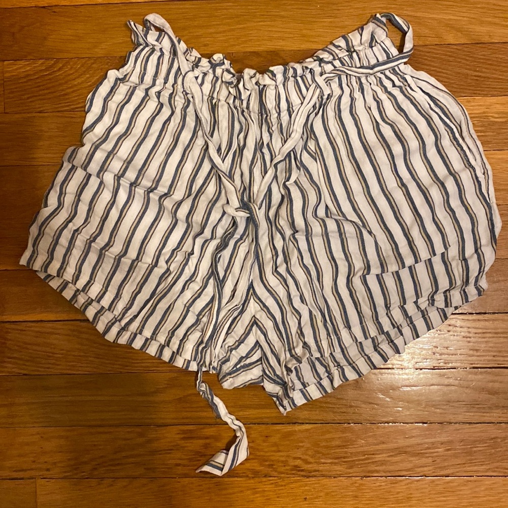 Hollister Paper Bag Shorts with Pocket Size XS